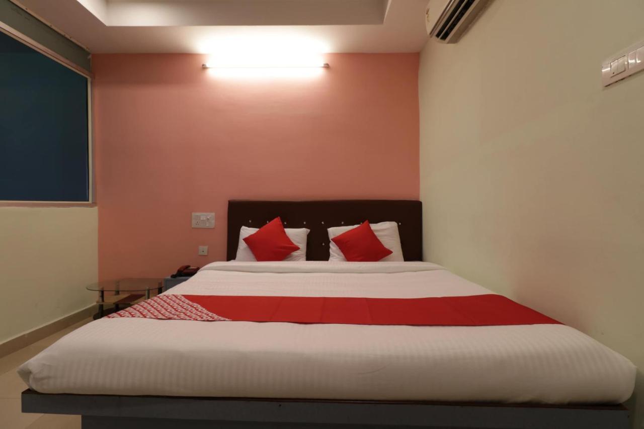 Oyo 29259 Hotel Rama Royal Nellore Ngoại thất bức ảnh