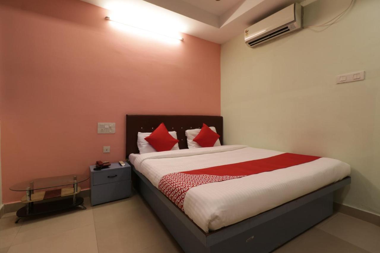 Oyo 29259 Hotel Rama Royal Nellore Ngoại thất bức ảnh