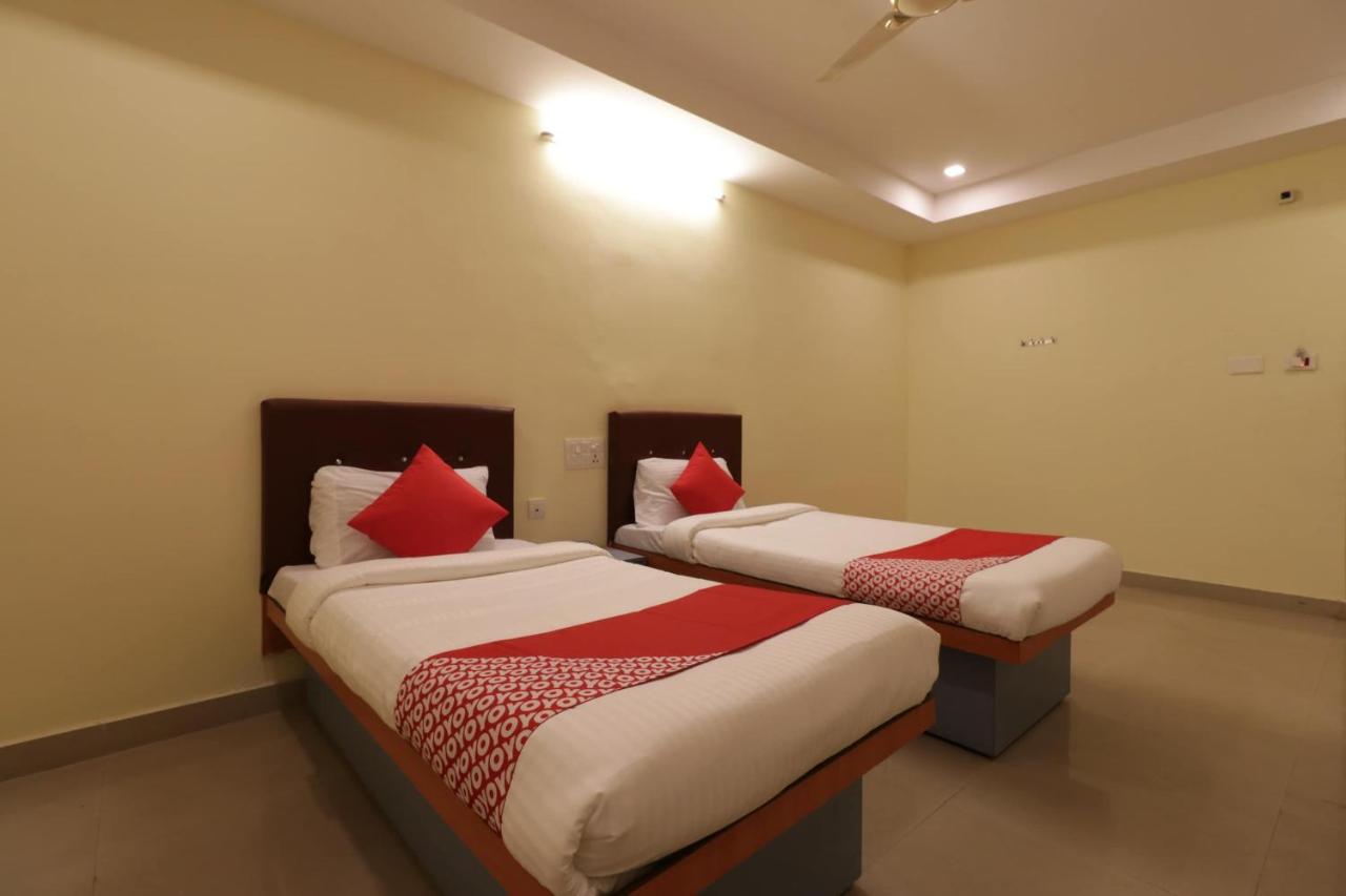Oyo 29259 Hotel Rama Royal Nellore Ngoại thất bức ảnh